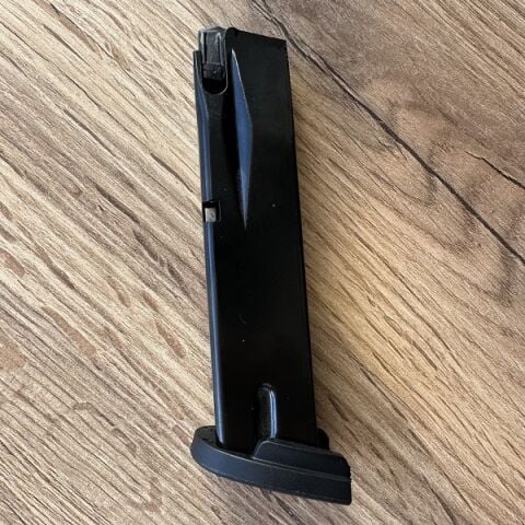 Sig Sauer P320 Kurusıkı Tabanca Yedek Şarjör